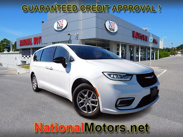 Chrysler Pacifica Touring L - Ellicott City MD
