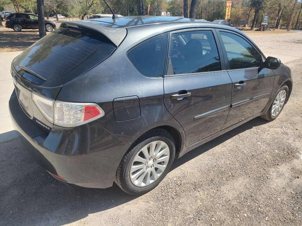 Subaru Impreza Wagon Vehicle Full-screen Gallery Image 03