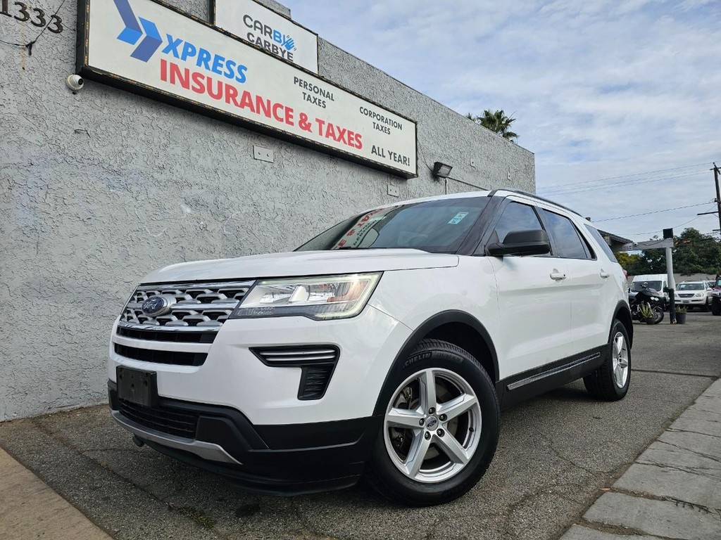 Ford Explorer Vehicle Full-screen Gallery Image 2