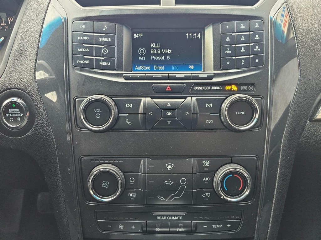 Ford Explorer Vehicle Full-screen Gallery Image 24
