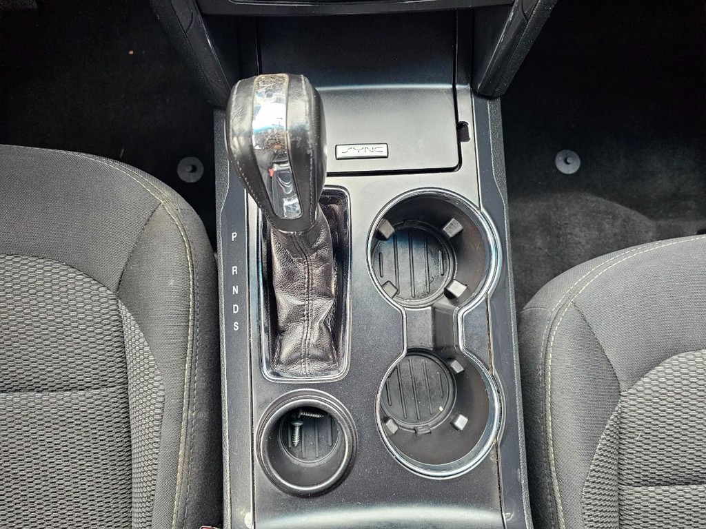 Ford Explorer Vehicle Full-screen Gallery Image 25
