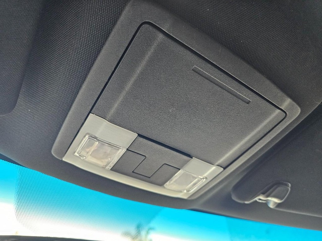 Ford Explorer Vehicle Full-screen Gallery Image 29