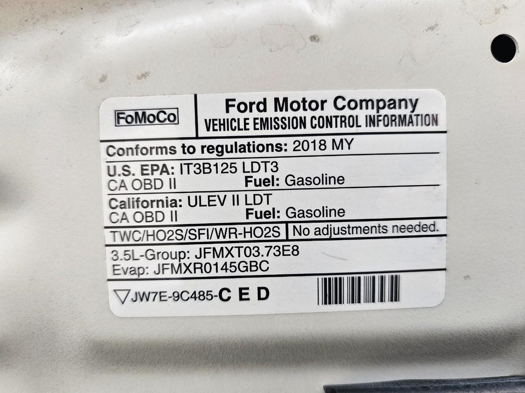 Ford Explorer Vehicle Full-screen Gallery Image 34