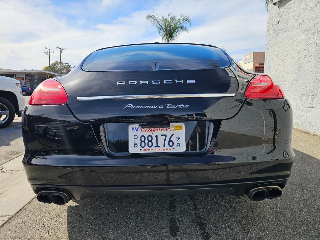 Porsche Panamera Vehicle Full-screen Gallery Image 5