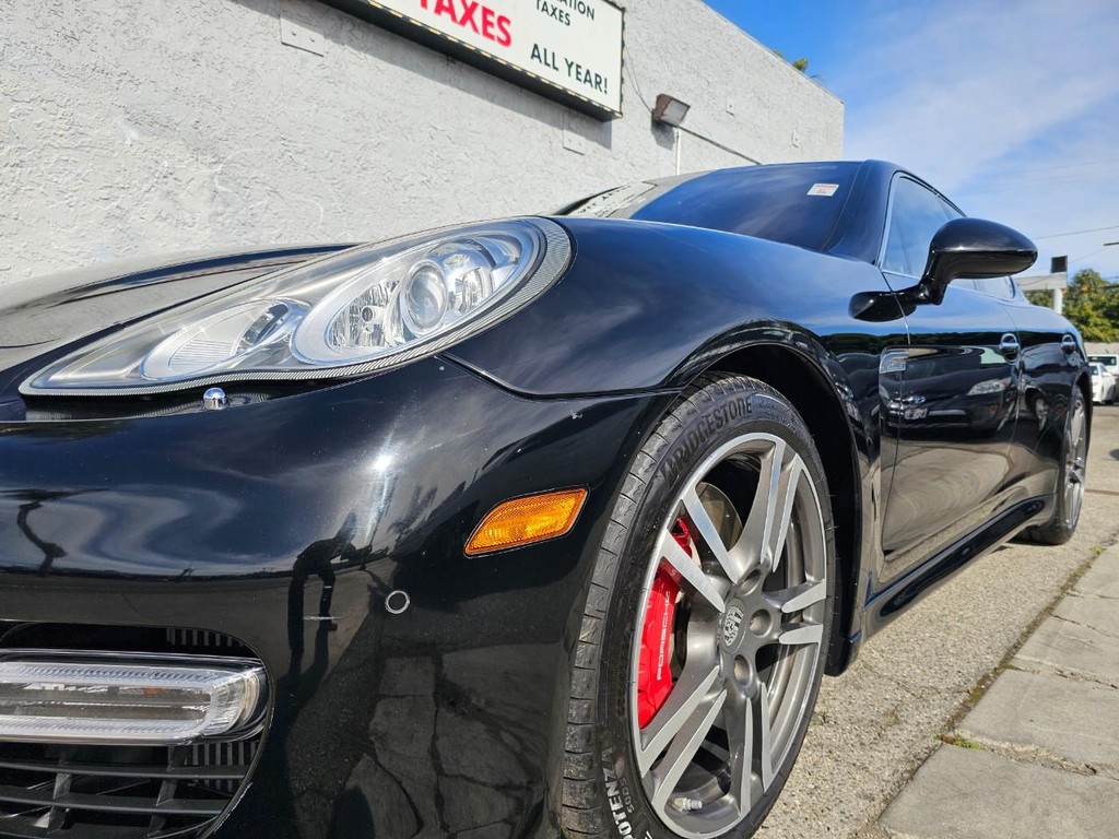 Porsche Panamera Vehicle Full-screen Gallery Image 10