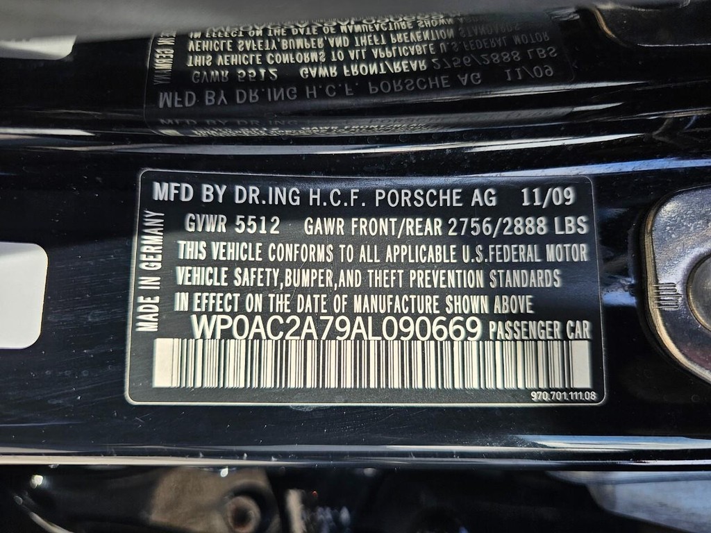 Porsche Panamera Vehicle Full-screen Gallery Image 38
