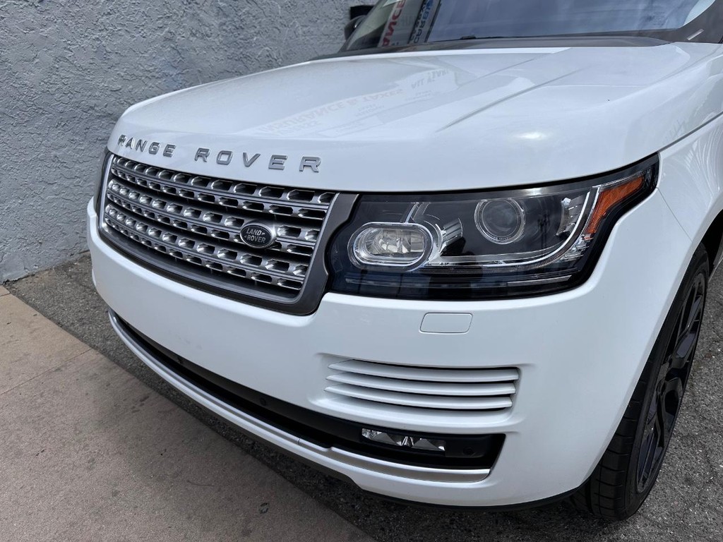 Land Rover Range Rover Vehicle Full-screen Gallery Image 10