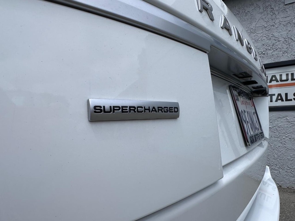 Land Rover Range Rover Vehicle Full-screen Gallery Image 14