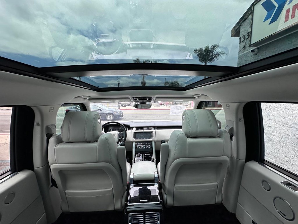 Land Rover Range Rover Vehicle Full-screen Gallery Image 21