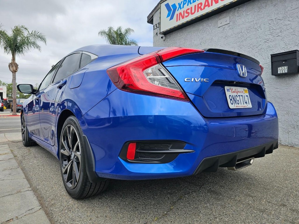 Honda Civic Sedan Vehicle Full-screen Gallery Image 4