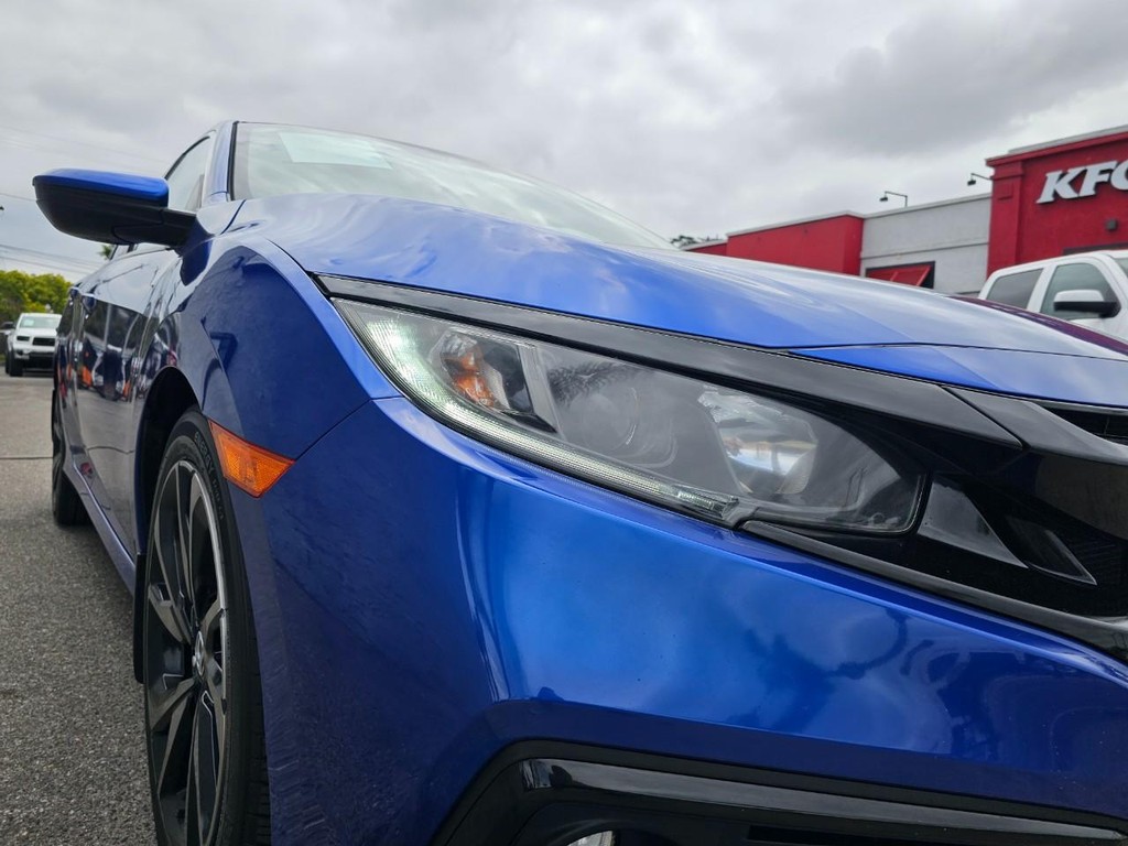 Honda Civic Sedan Vehicle Full-screen Gallery Image 9