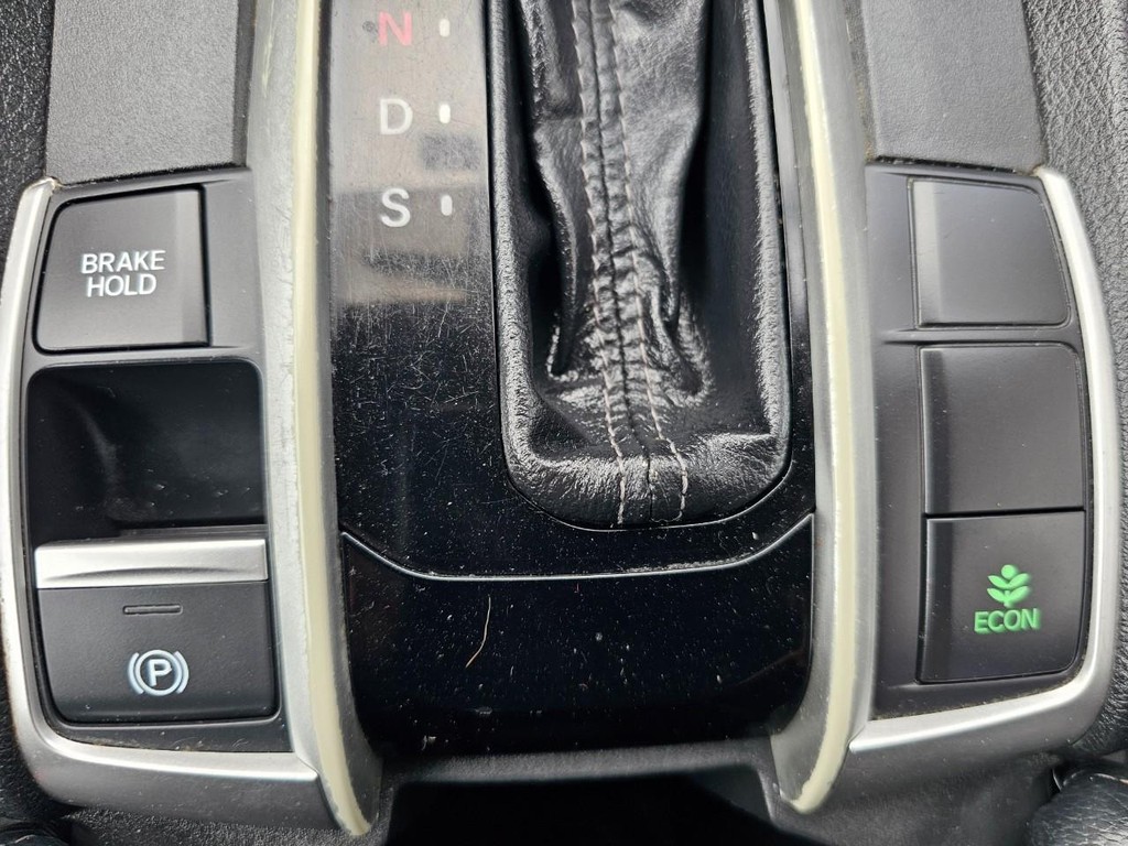 Honda Civic Sedan Vehicle Full-screen Gallery Image 32
