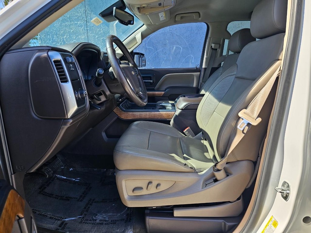 Chevrolet Silverado 1500 Vehicle Full-screen Gallery Image 18