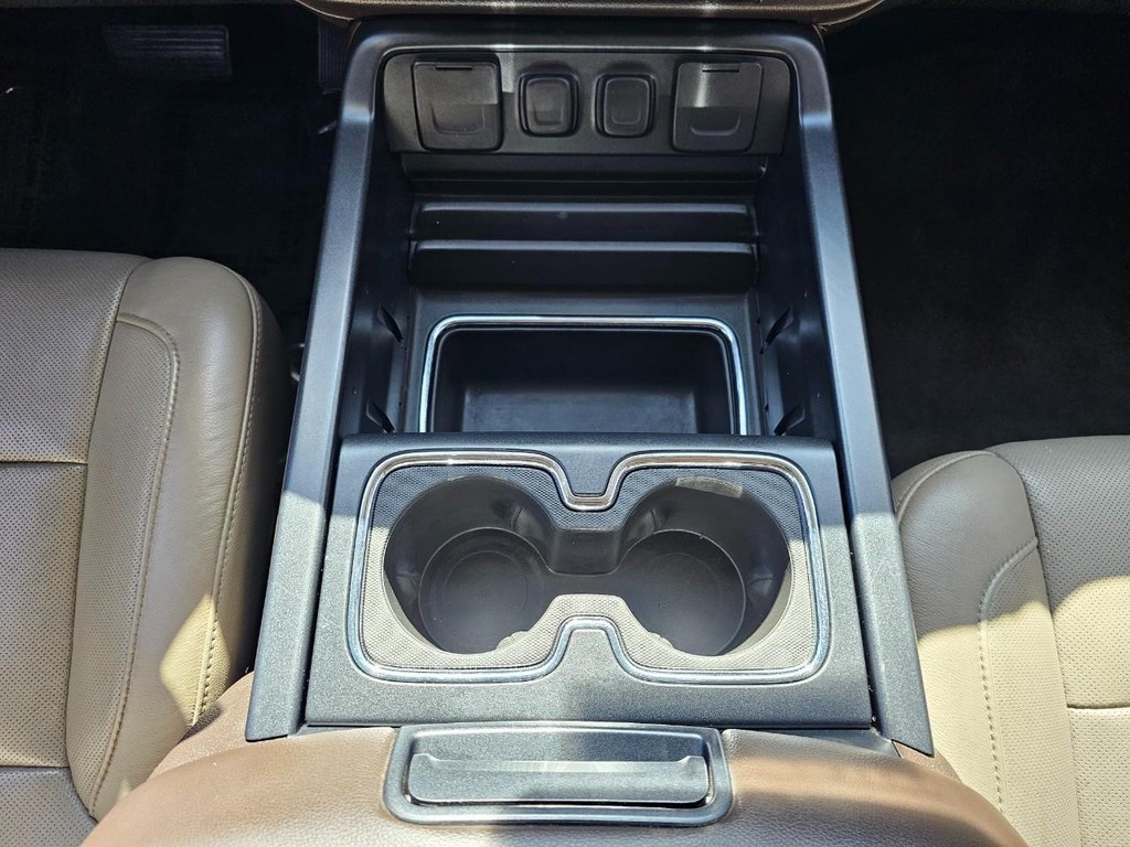 Chevrolet Silverado 1500 Vehicle Full-screen Gallery Image 28