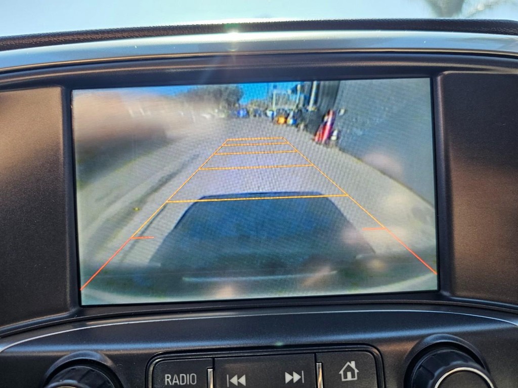 Chevrolet Silverado 1500 Vehicle Full-screen Gallery Image 31