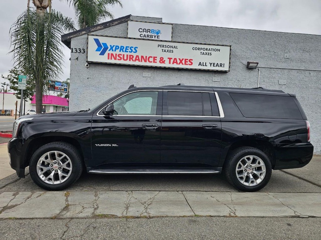GMC Yukon XL Vehicle Full-screen Gallery Image 3