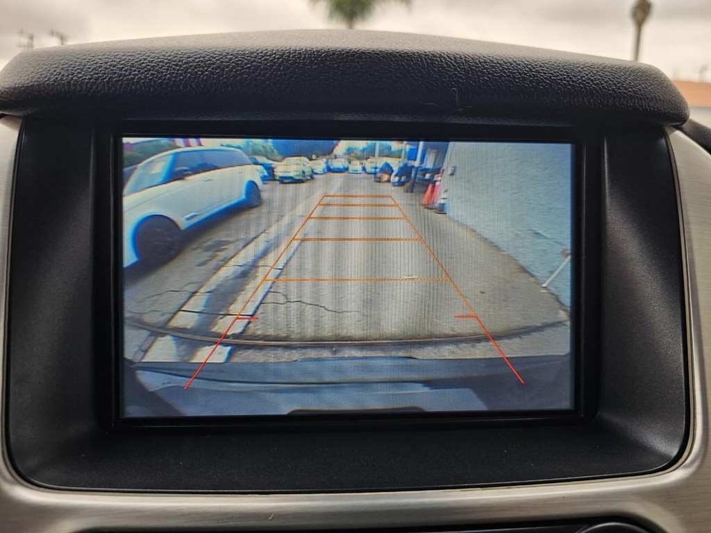 GMC Yukon XL Vehicle Full-screen Gallery Image 39