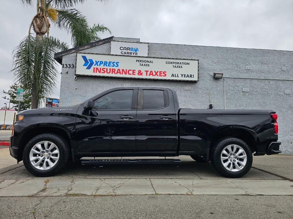 Chevrolet Silverado 1500 Vehicle Full-screen Gallery Image 3