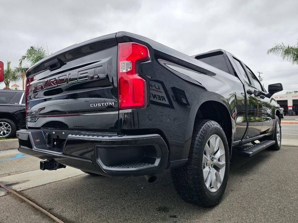 Chevrolet Silverado 1500 Vehicle Full-screen Gallery Image 6
