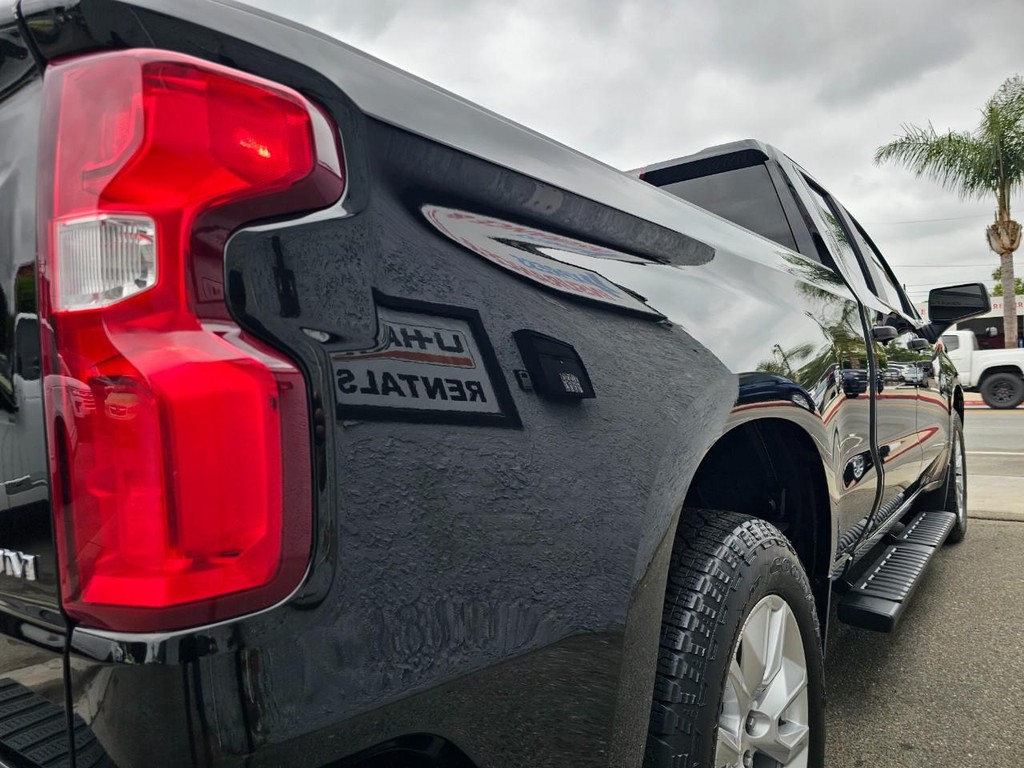 Chevrolet Silverado 1500 Vehicle Full-screen Gallery Image 12