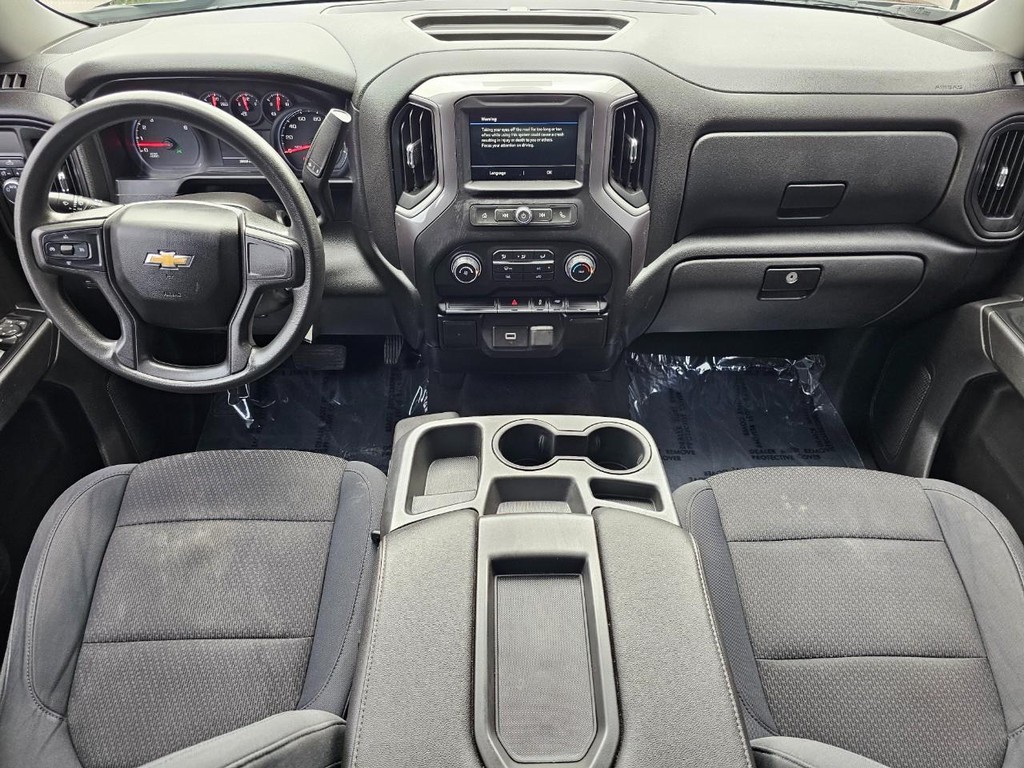 Chevrolet Silverado 1500 Vehicle Full-screen Gallery Image 25