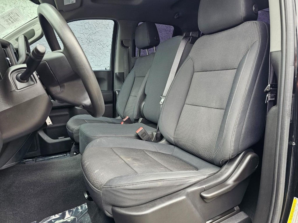 Chevrolet Silverado 1500 Vehicle Full-screen Gallery Image 30