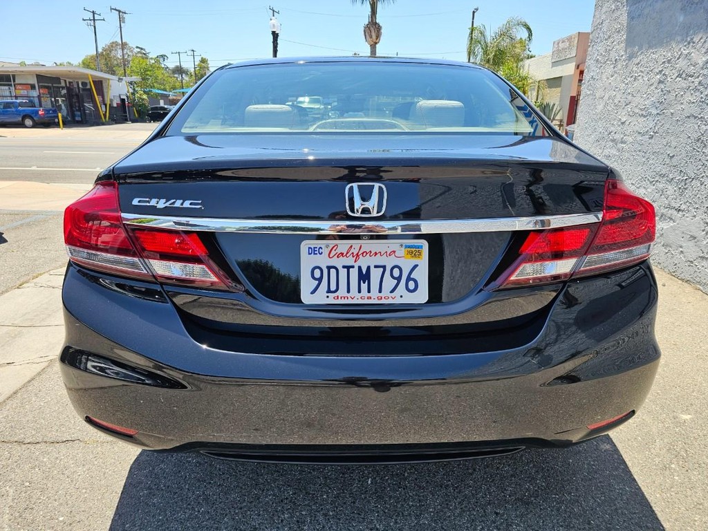 Honda Civic Sedan Vehicle Full-screen Gallery Image 5