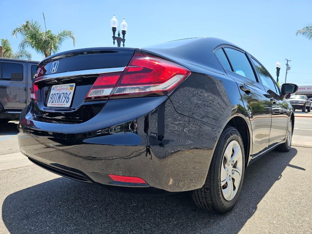 Honda Civic Sedan Vehicle Full-screen Gallery Image 6
