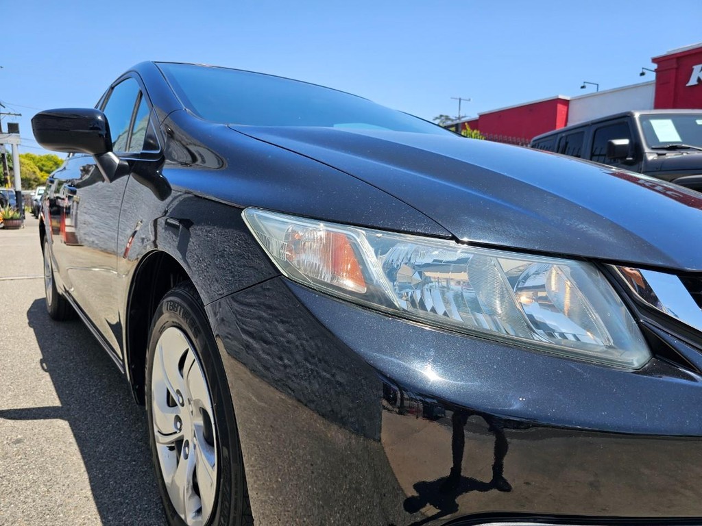 Honda Civic Sedan Vehicle Full-screen Gallery Image 9