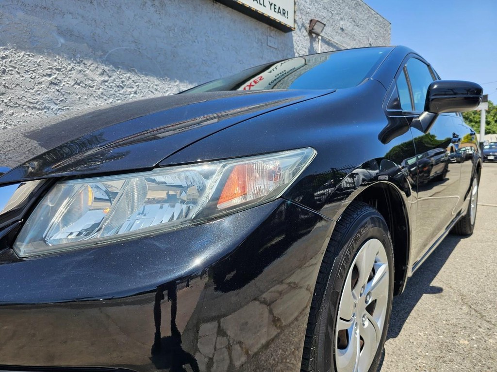 Honda Civic Sedan Vehicle Full-screen Gallery Image 10