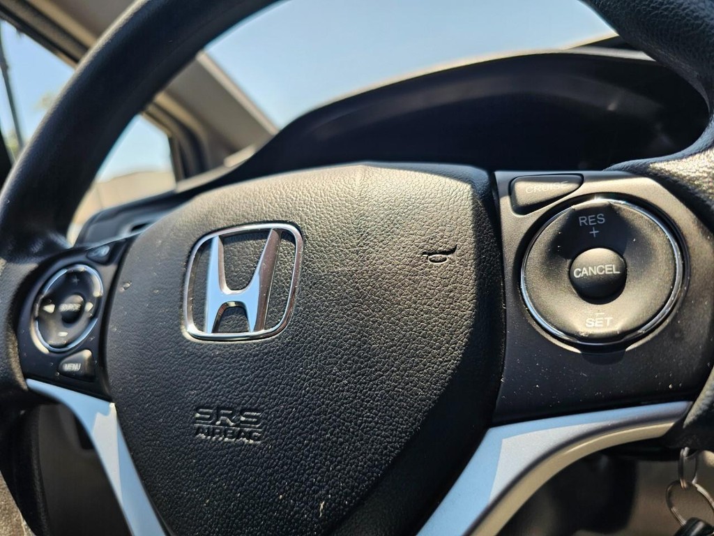 Honda Civic Sedan Vehicle Full-screen Gallery Image 17
