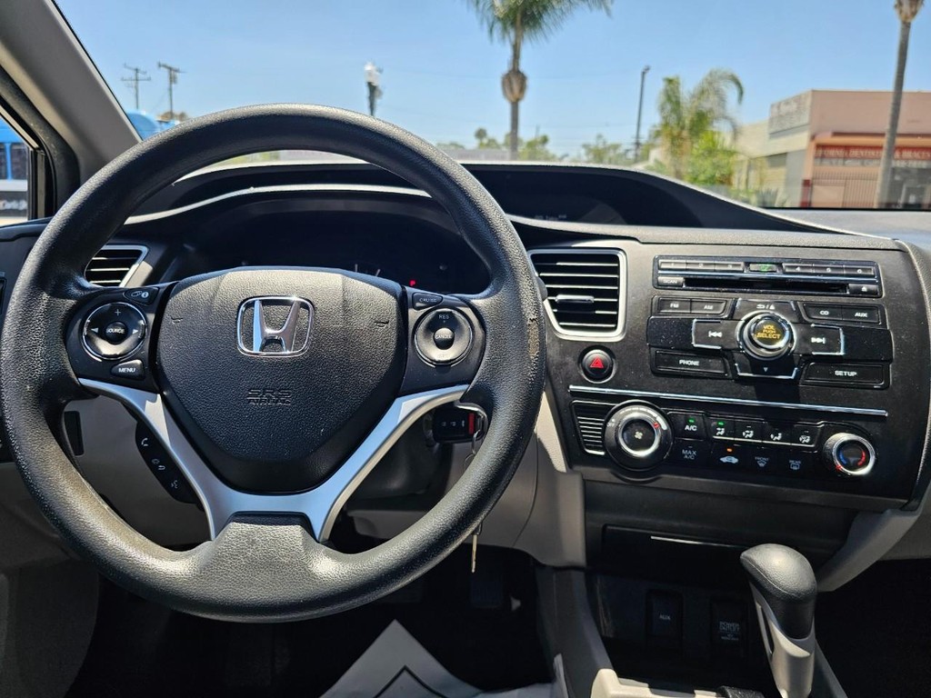 Honda Civic Sedan Vehicle Full-screen Gallery Image 24
