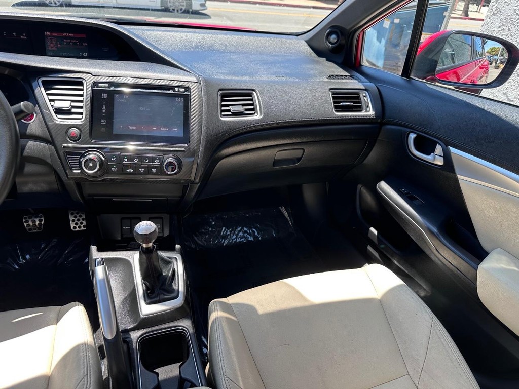 Honda Civic Sedan Vehicle Full-screen Gallery Image 17