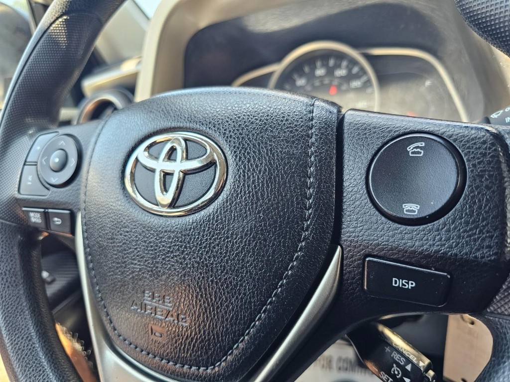 Toyota RAV4 Vehicle Full-screen Gallery Image 18