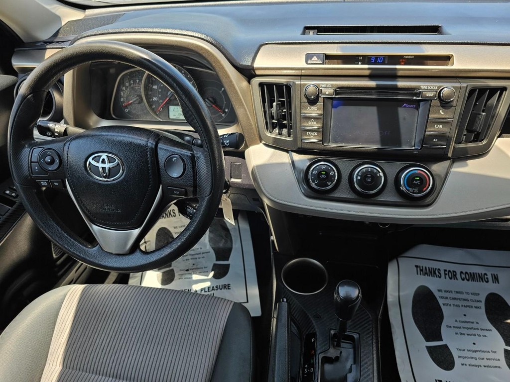 Toyota RAV4 Vehicle Full-screen Gallery Image 26