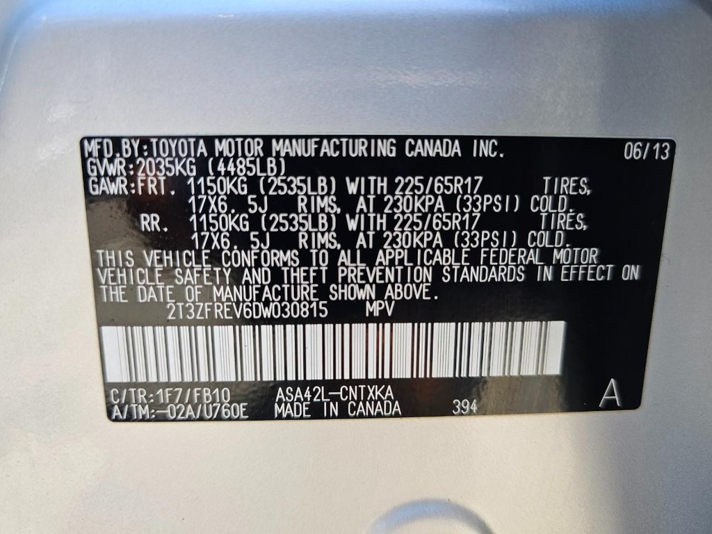 Toyota RAV4 Vehicle Full-screen Gallery Image 37