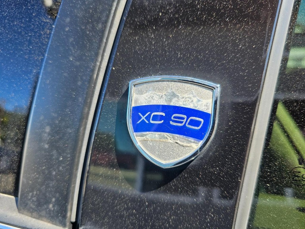 Volvo XC90 3.2 Premier Plus Vehicle Full-screen Gallery Image 18