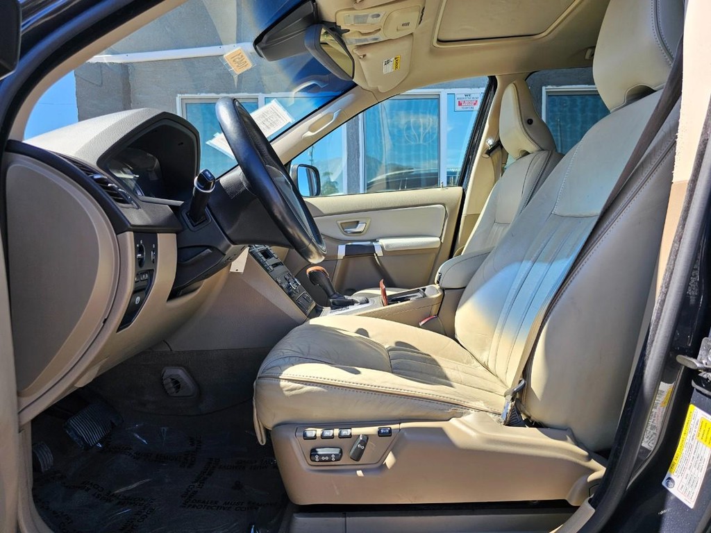 Volvo XC90 3.2 Premier Plus Vehicle Full-screen Gallery Image 21
