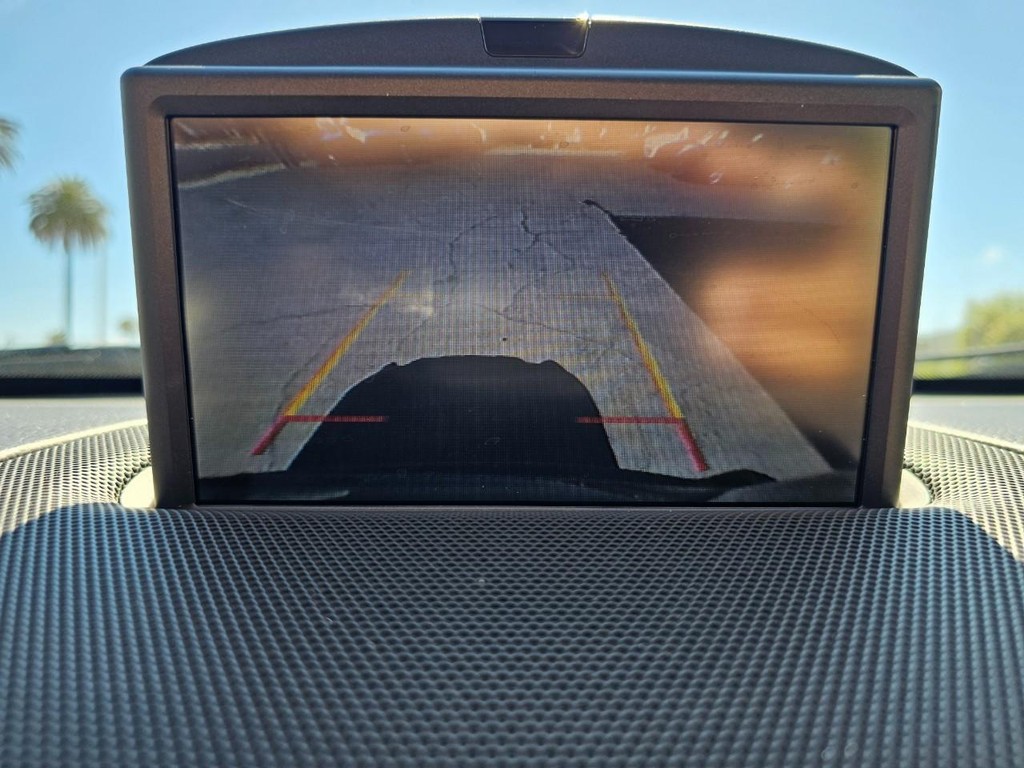 Volvo XC90 3.2 Premier Plus Vehicle Full-screen Gallery Image 27