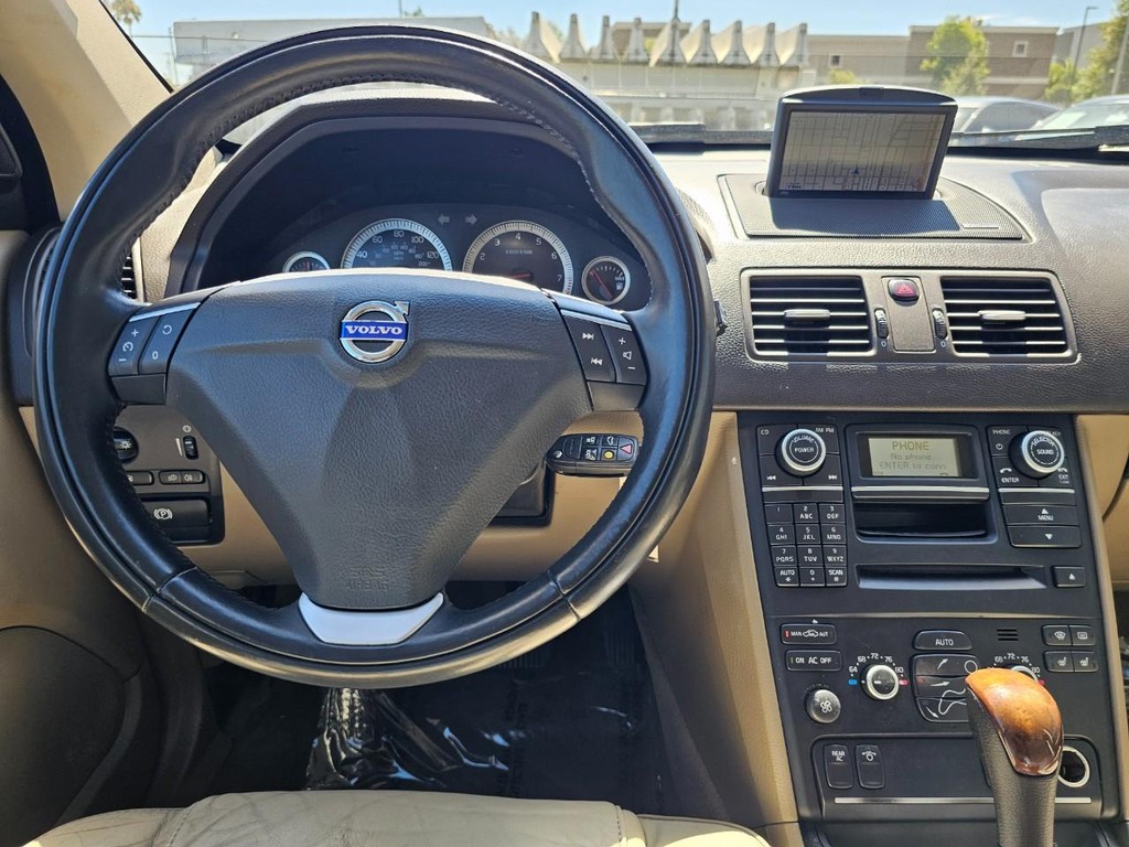 Volvo XC90 3.2 Premier Plus Vehicle Full-screen Gallery Image 31