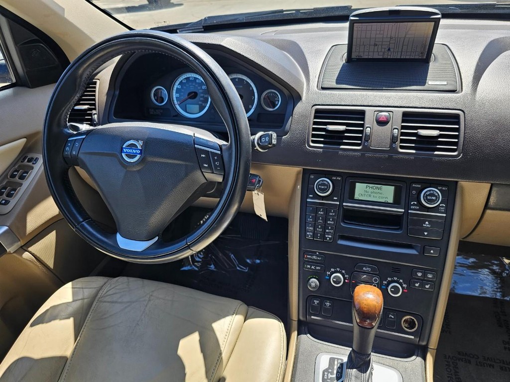 Volvo XC90 3.2 Premier Plus Vehicle Full-screen Gallery Image 33