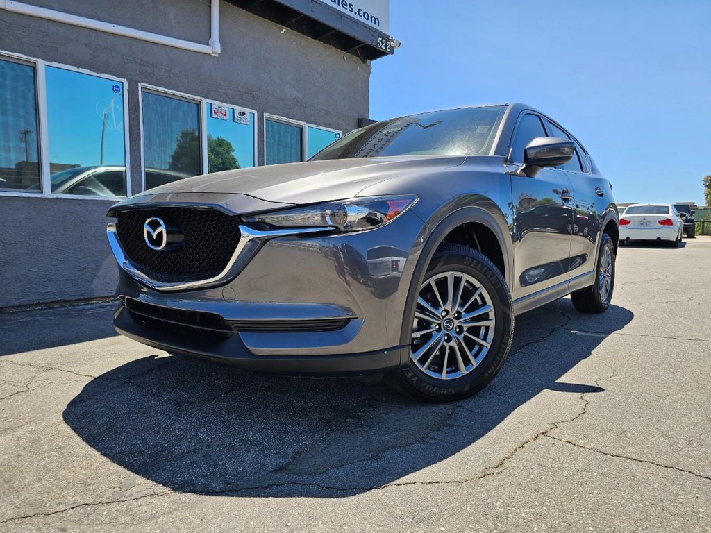 Mazda CX-5 Vehicle Full-screen Gallery Image 2