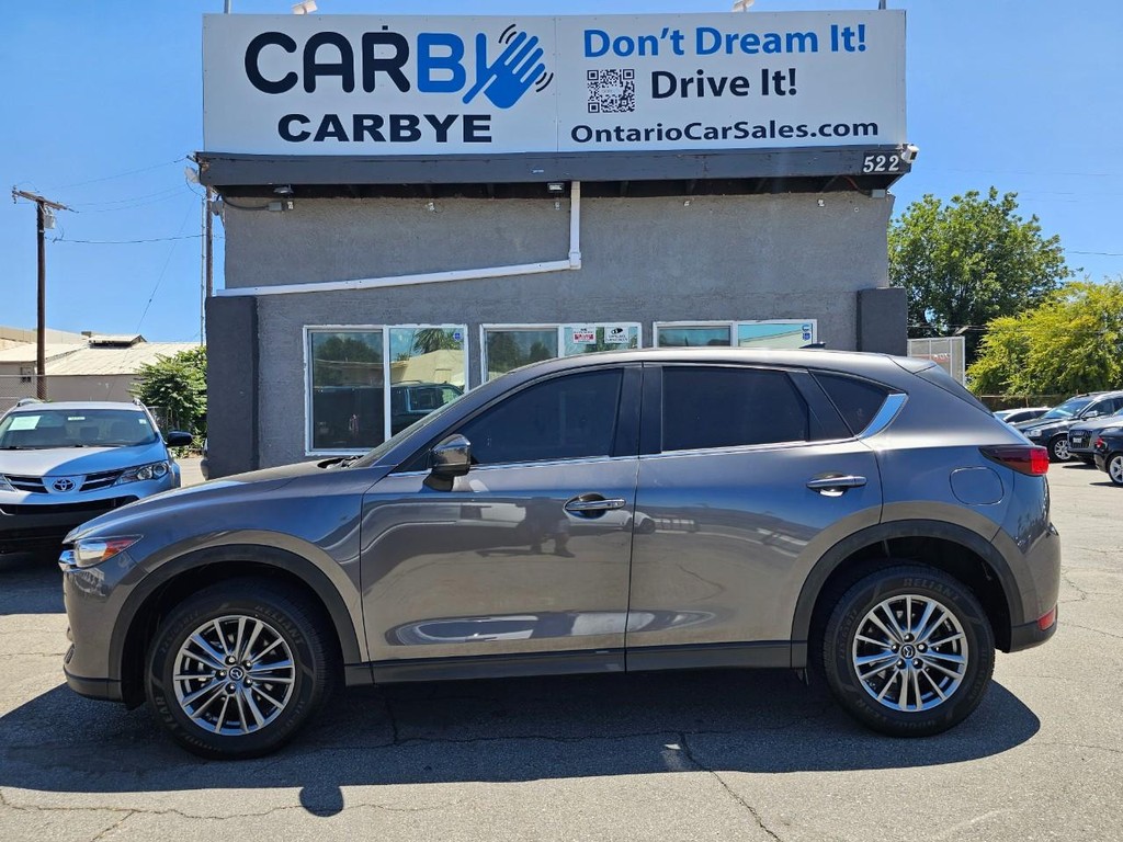 Mazda CX-5 Vehicle Full-screen Gallery Image 3
