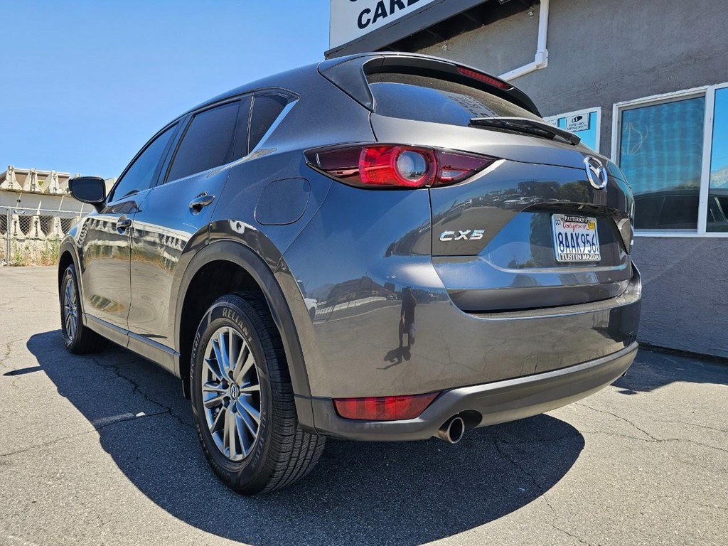 Mazda CX-5 Vehicle Full-screen Gallery Image 4