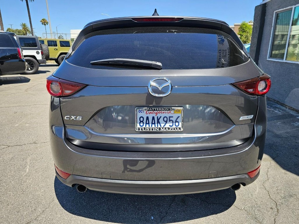 Mazda CX-5 Vehicle Full-screen Gallery Image 5