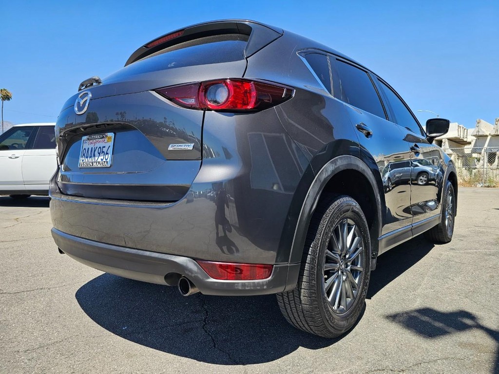 Mazda CX-5 Vehicle Full-screen Gallery Image 6