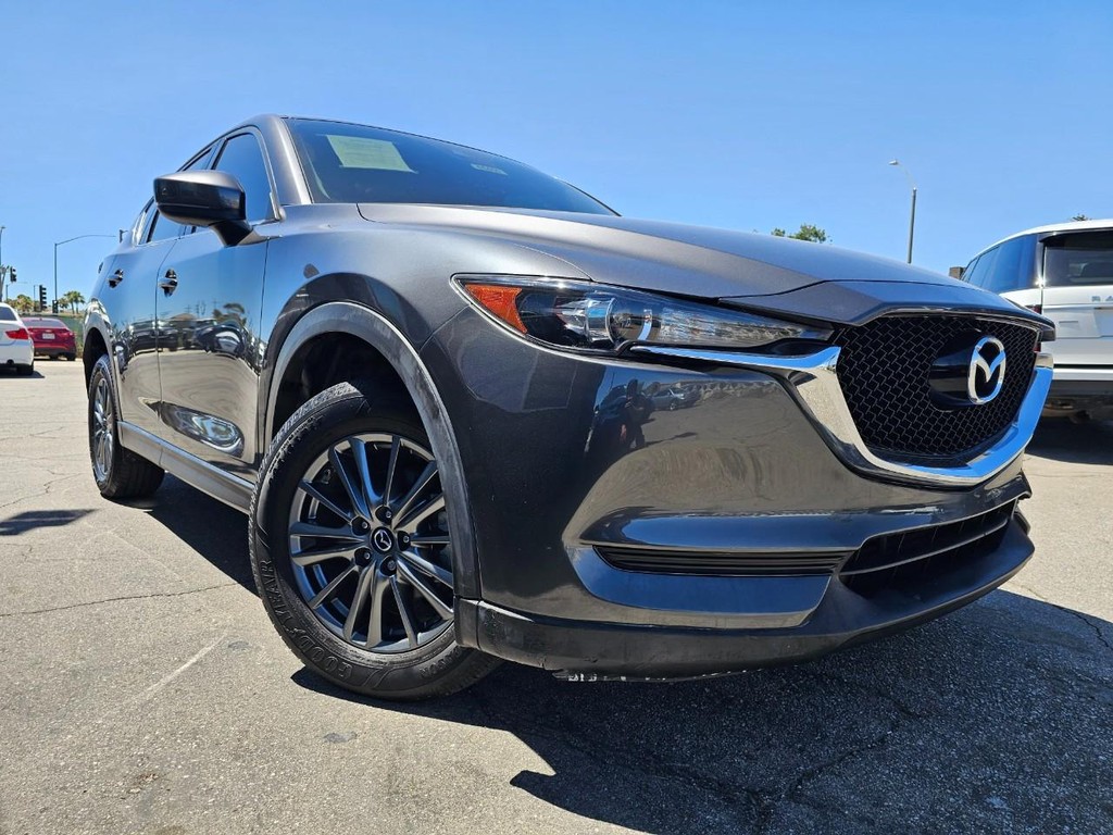 Mazda CX-5 Vehicle Full-screen Gallery Image 8