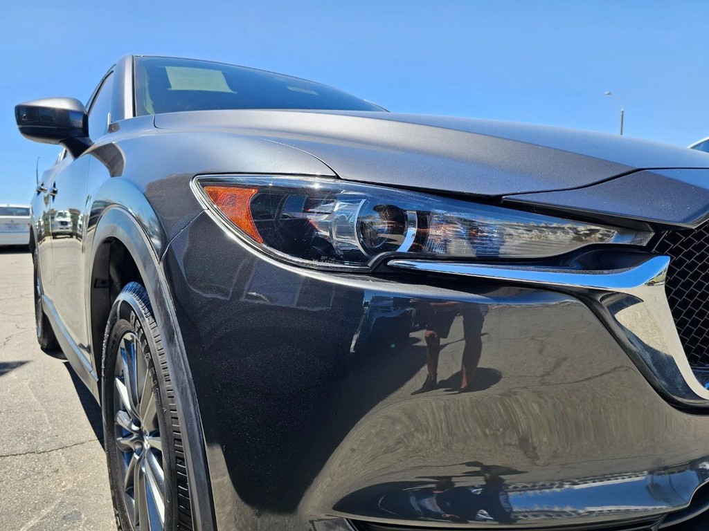 Mazda CX-5 Vehicle Full-screen Gallery Image 10