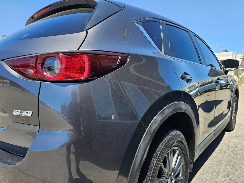 Mazda CX-5 Vehicle Full-screen Gallery Image 13