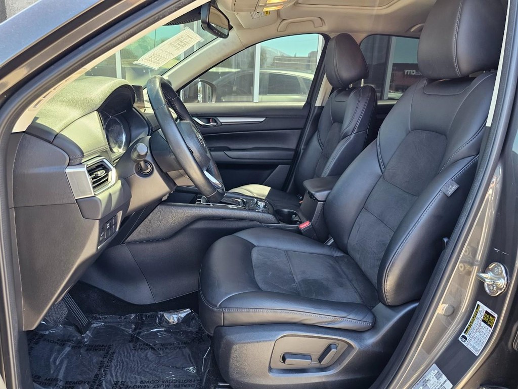 Mazda CX-5 Vehicle Full-screen Gallery Image 21